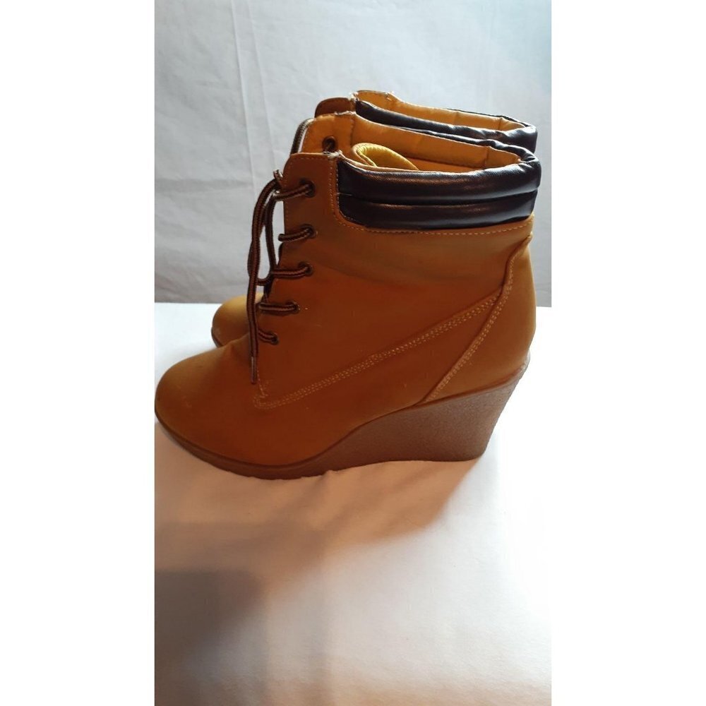 Boots - Picture 2 of 6